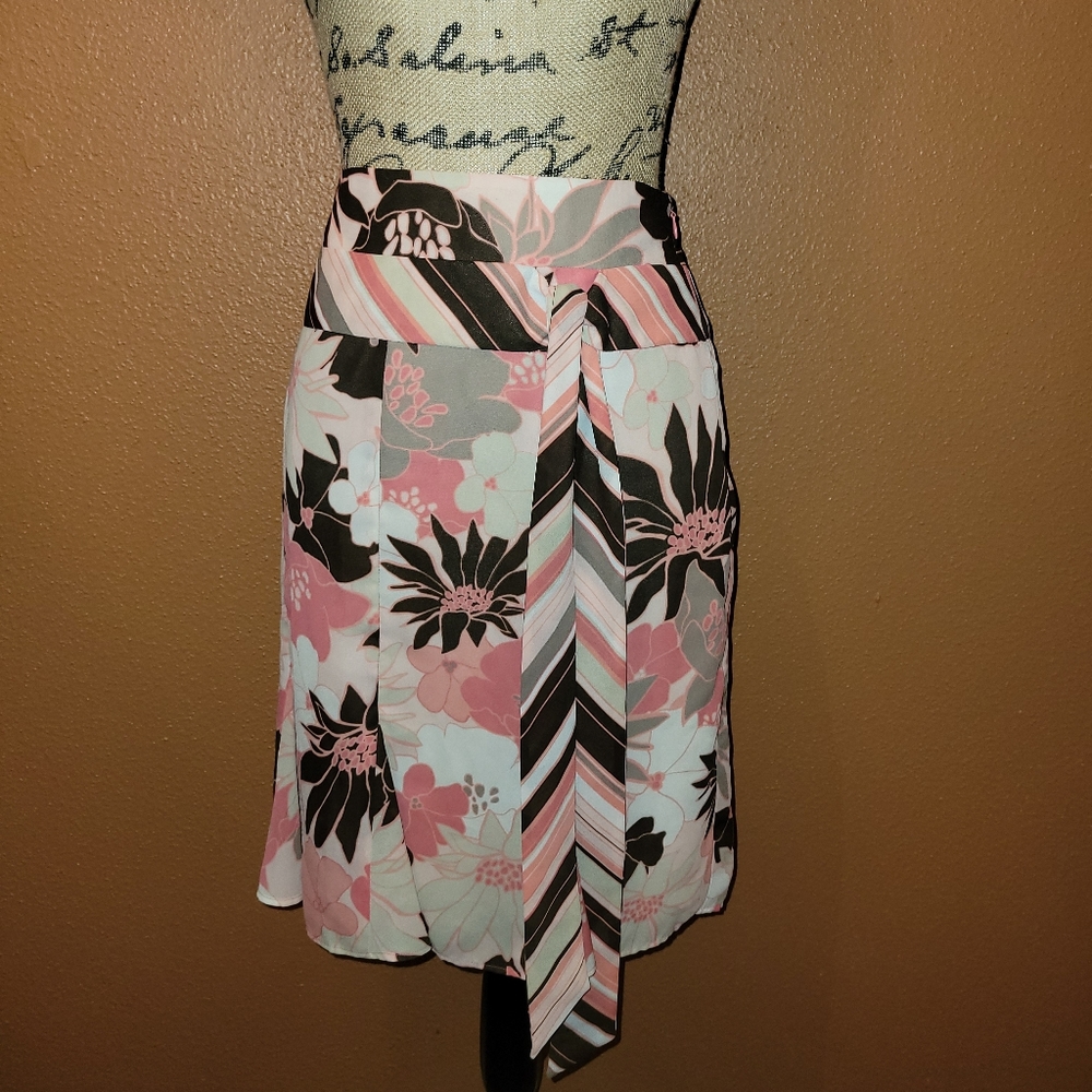 Ann Taylor Floral Pink / White  Skirt